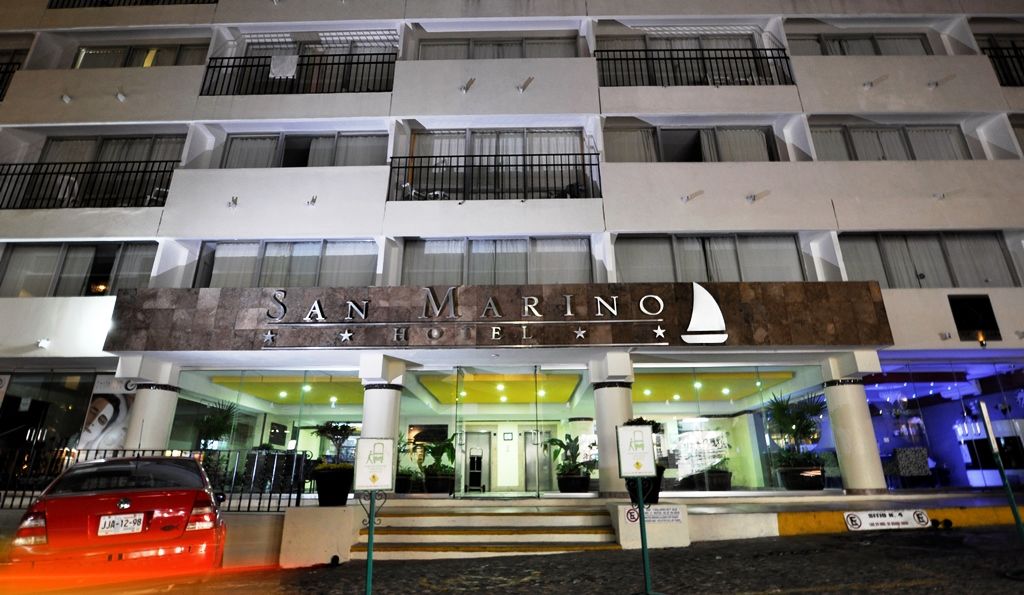 圣马力诺港中心海滨酒店 巴亞爾塔港 外观 照片